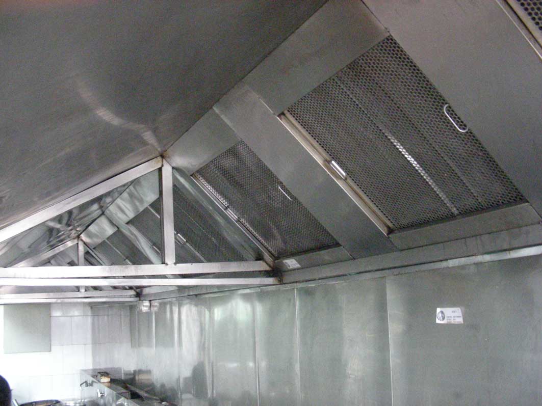 清洗后的煙罩、灶臺(tái)